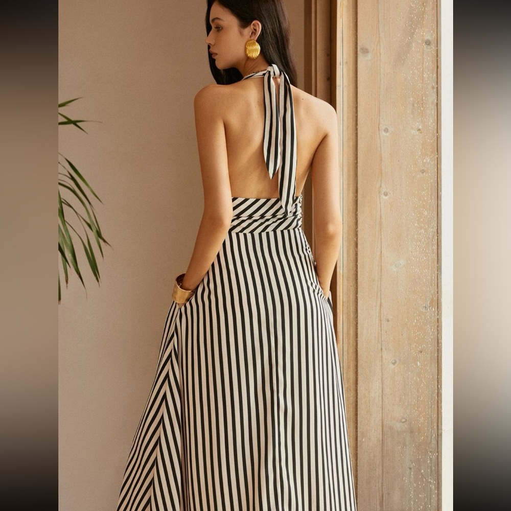 Striped Backless Pockets Dress - Picture 3 of 3